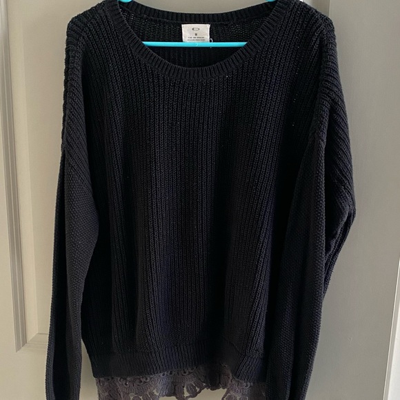 Sweater - Picture 1 of 3